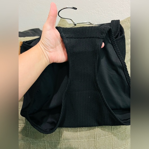 VICTORIA'S SECRET SWIM
Crinkle Scoop One-Piece Swimsuit size L NWT - Picture 10 of 11